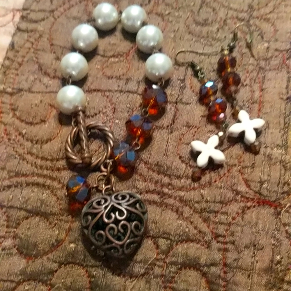 Pearl Like and Lavender Beads W Heart ❤️